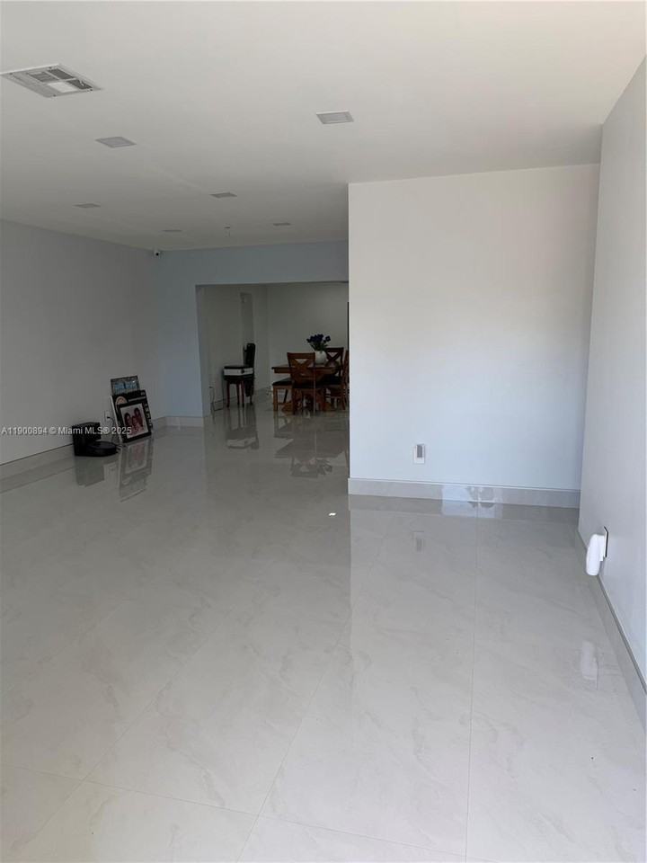 12525 Southwest 187th Terrace - Photo 3 of 8