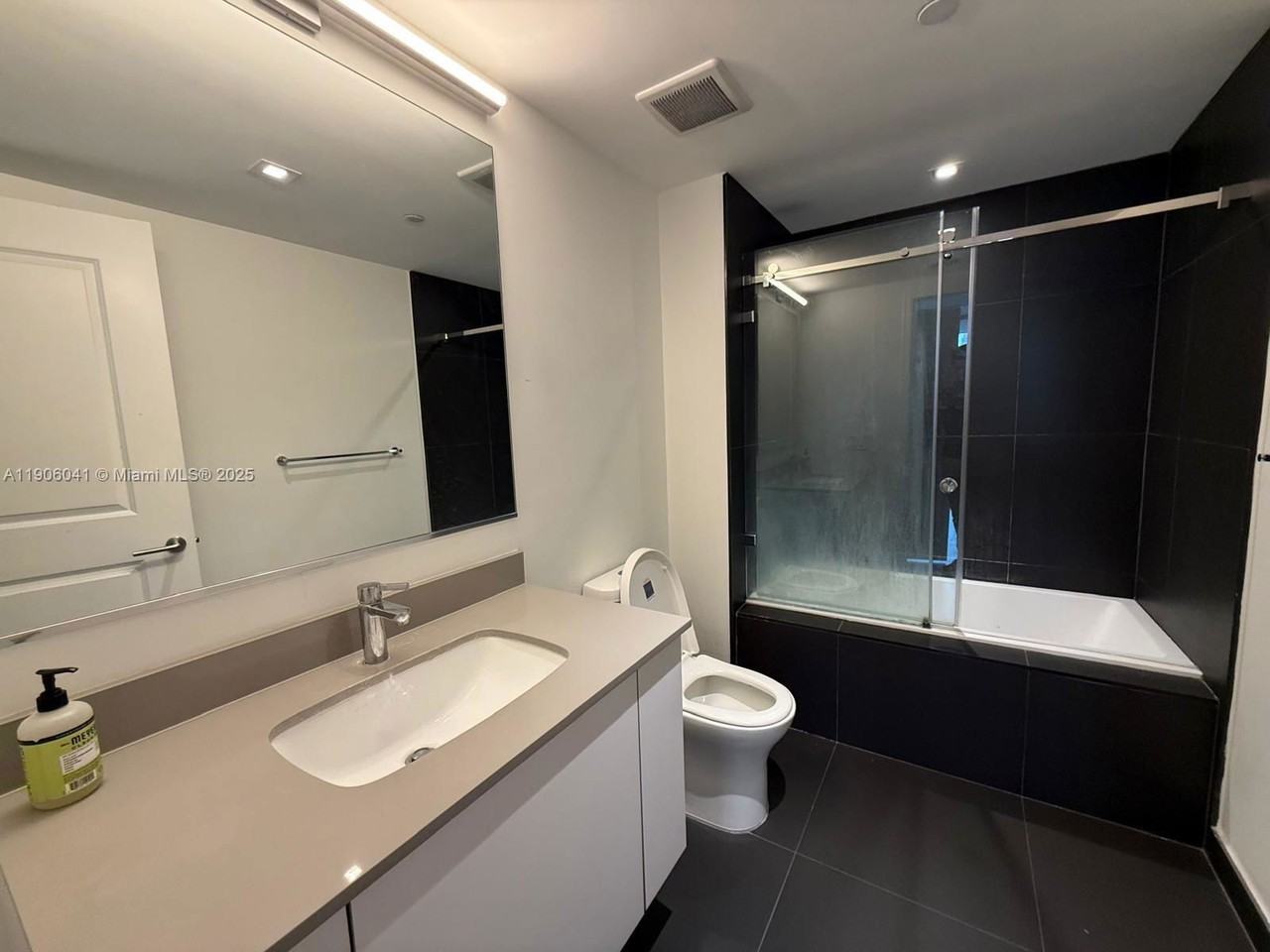 1600 Ne 1st Ave #1909 - Photo 6 of 8