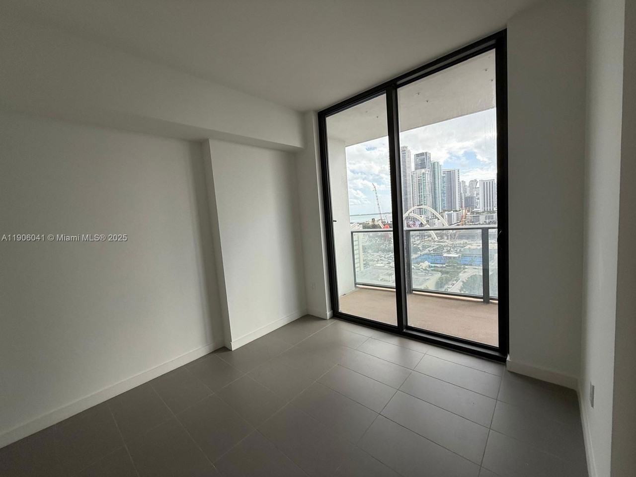 1600 Ne 1st Ave #1909 - Photo 7 of 8