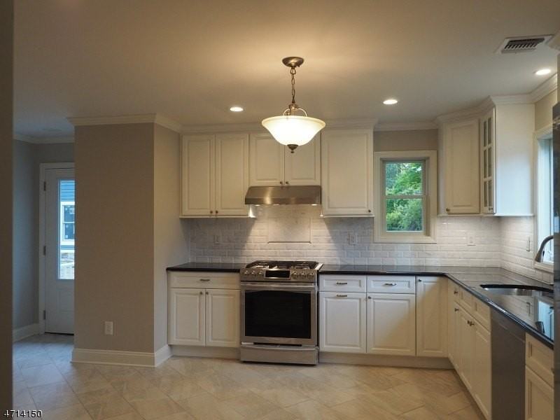 4 Alma Avenue #B - Photo 2 of 18