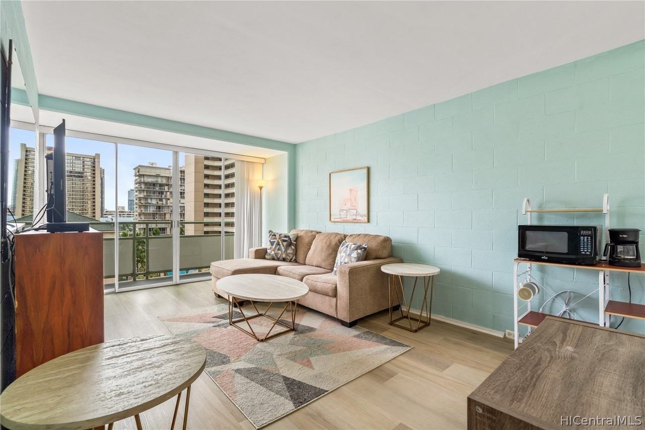 445 Kaiolu Street #905 - Photo 7 of 21