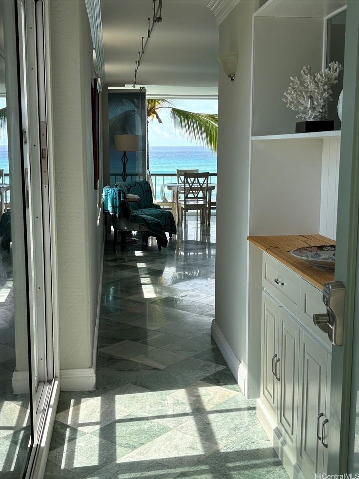 2943 Kalakaua Ave Apt 708 #708 - Photo 2 of 23