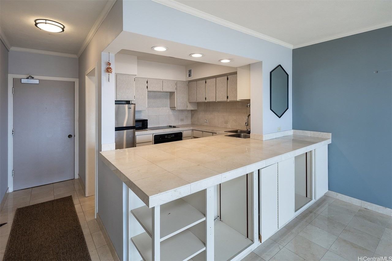 1001 Wilder Avenue #902 - Photo 4 of 19