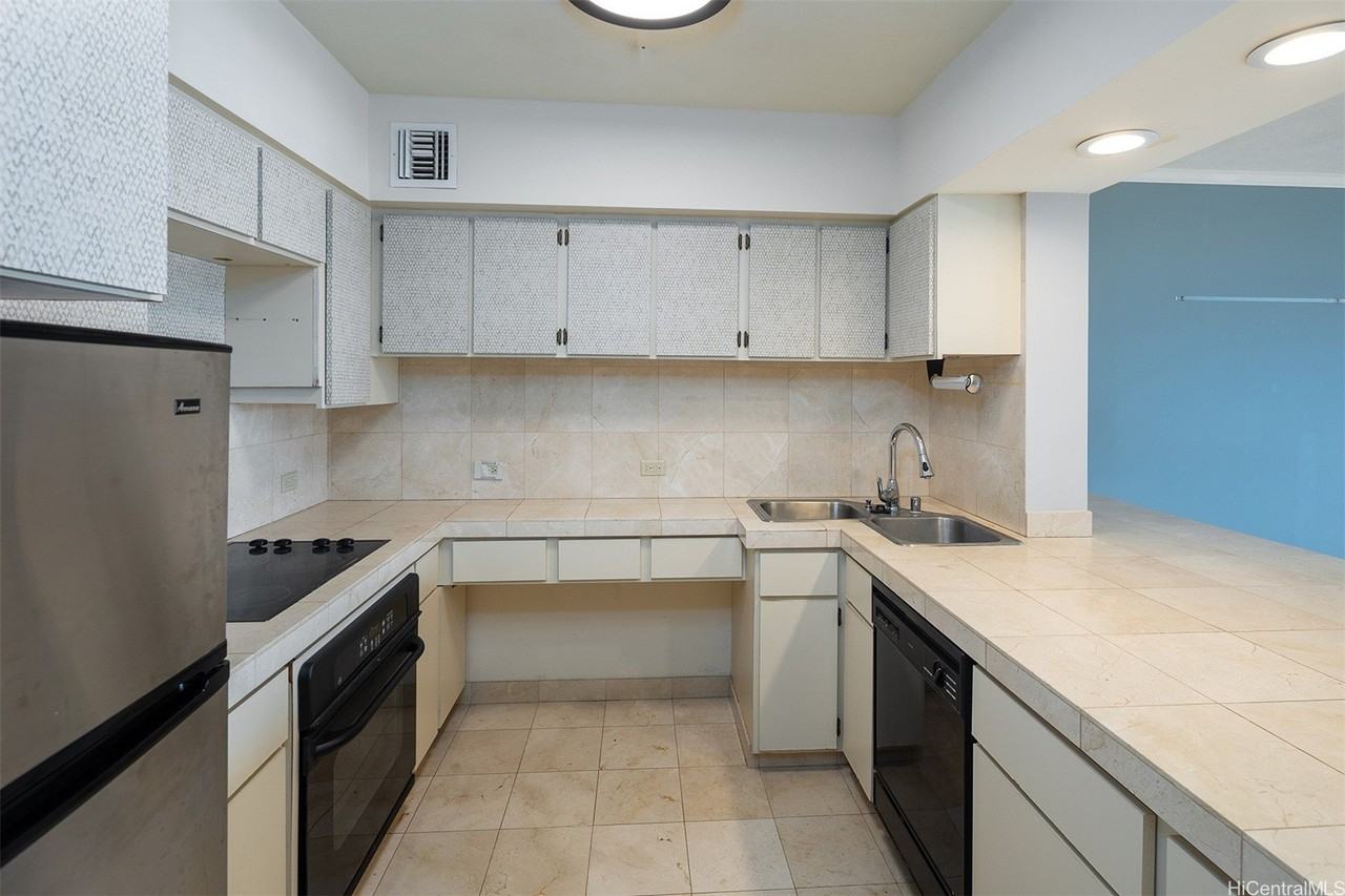 1001 Wilder Avenue #902 - Photo 5 of 19