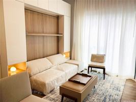 featured image of 987 Queen St Apt 725 #725