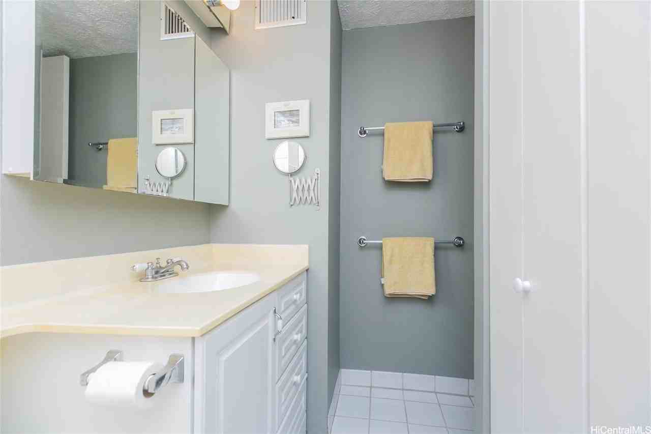 2452 Tusitala St Apt 604 #604 - Photo 7 of 15