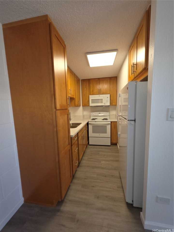 2847 Waialae Ave Apt 310 #310 - Photo 2 of 16