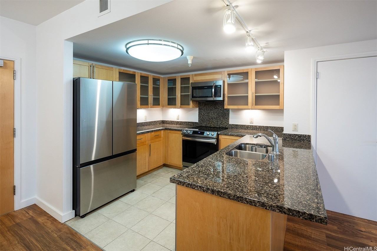 600 Queen Street #909 - Photo 3 of 18