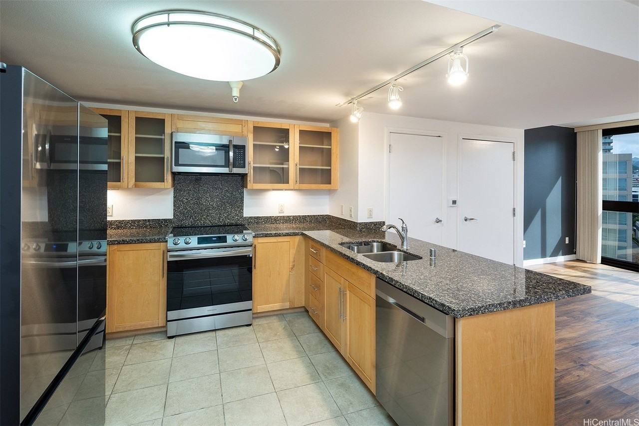 600 Queen Street #909 - Photo 4 of 18