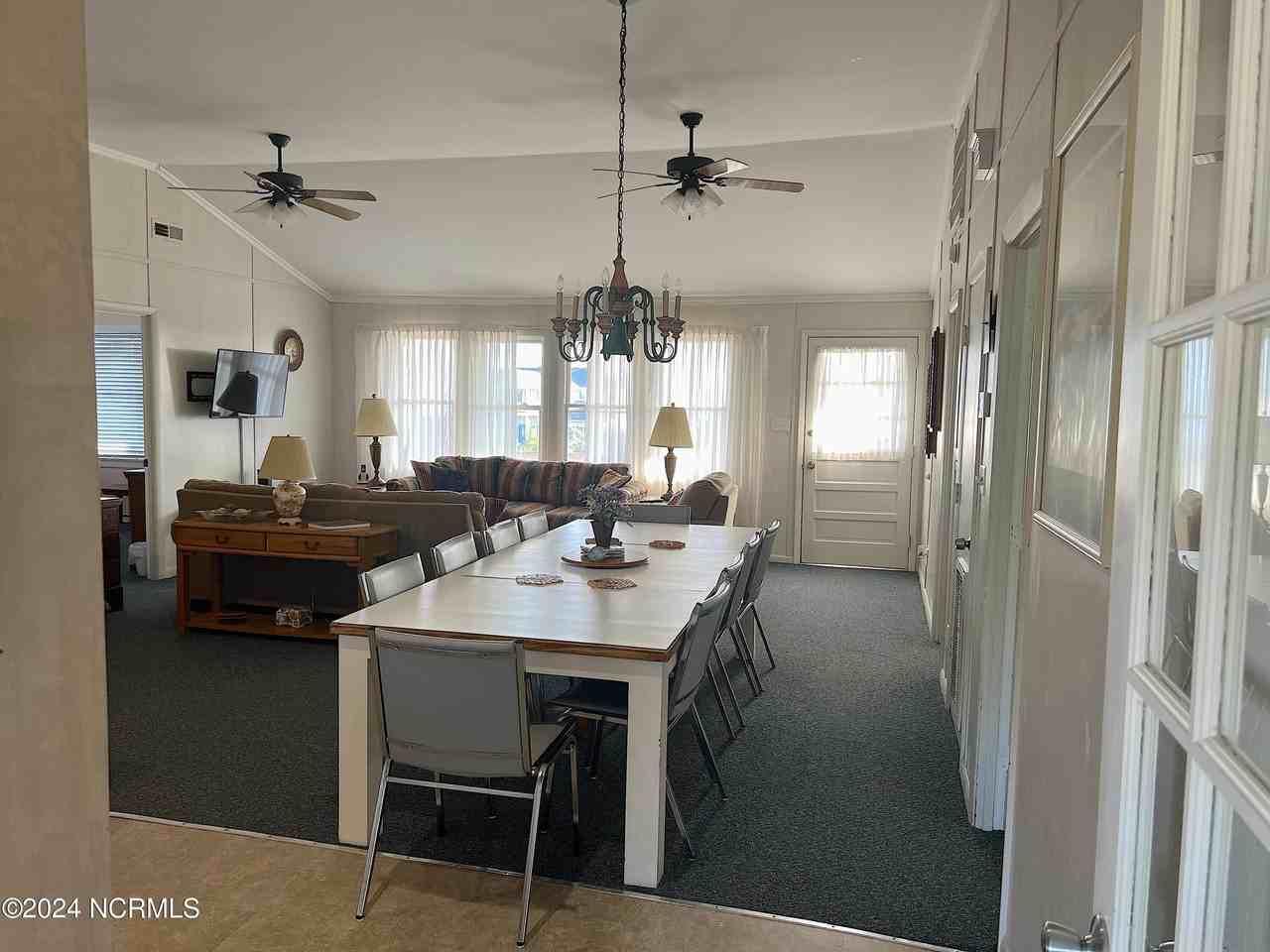 5204 Ocean Drive - Photo 5 of 27