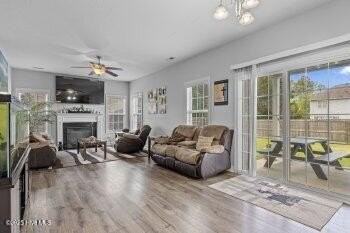 326 Aquamarine Circle - Photo 7 of 32