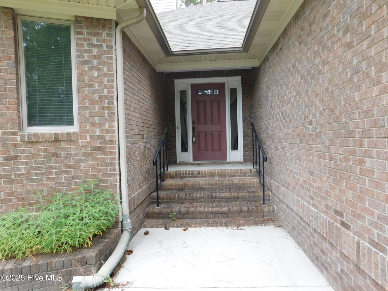 914 Muirfield Pl - Photo 3 of 50