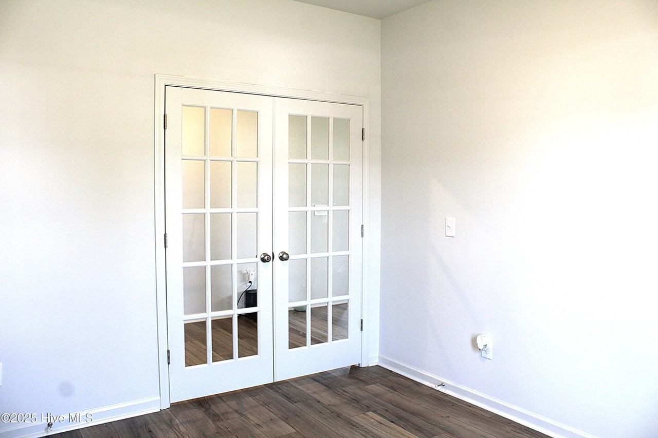 300 Ruby Baird Dr - Photo 7 of 16