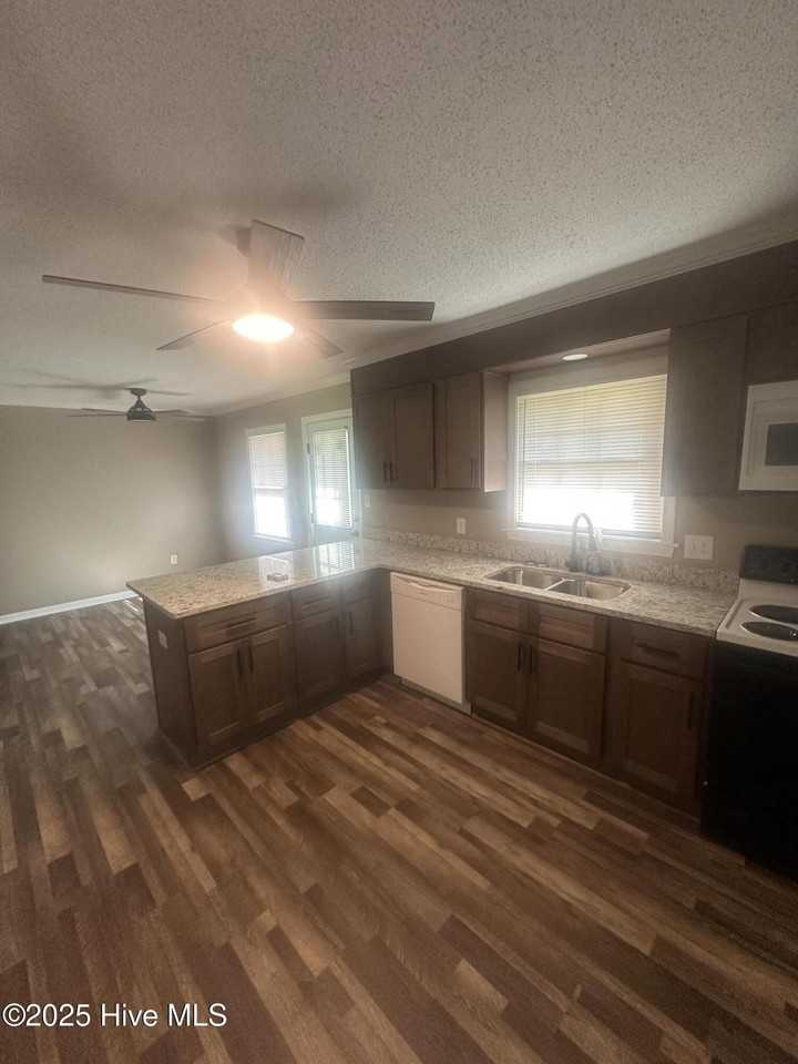 54 Nixon Ave - Photo 5 of 17