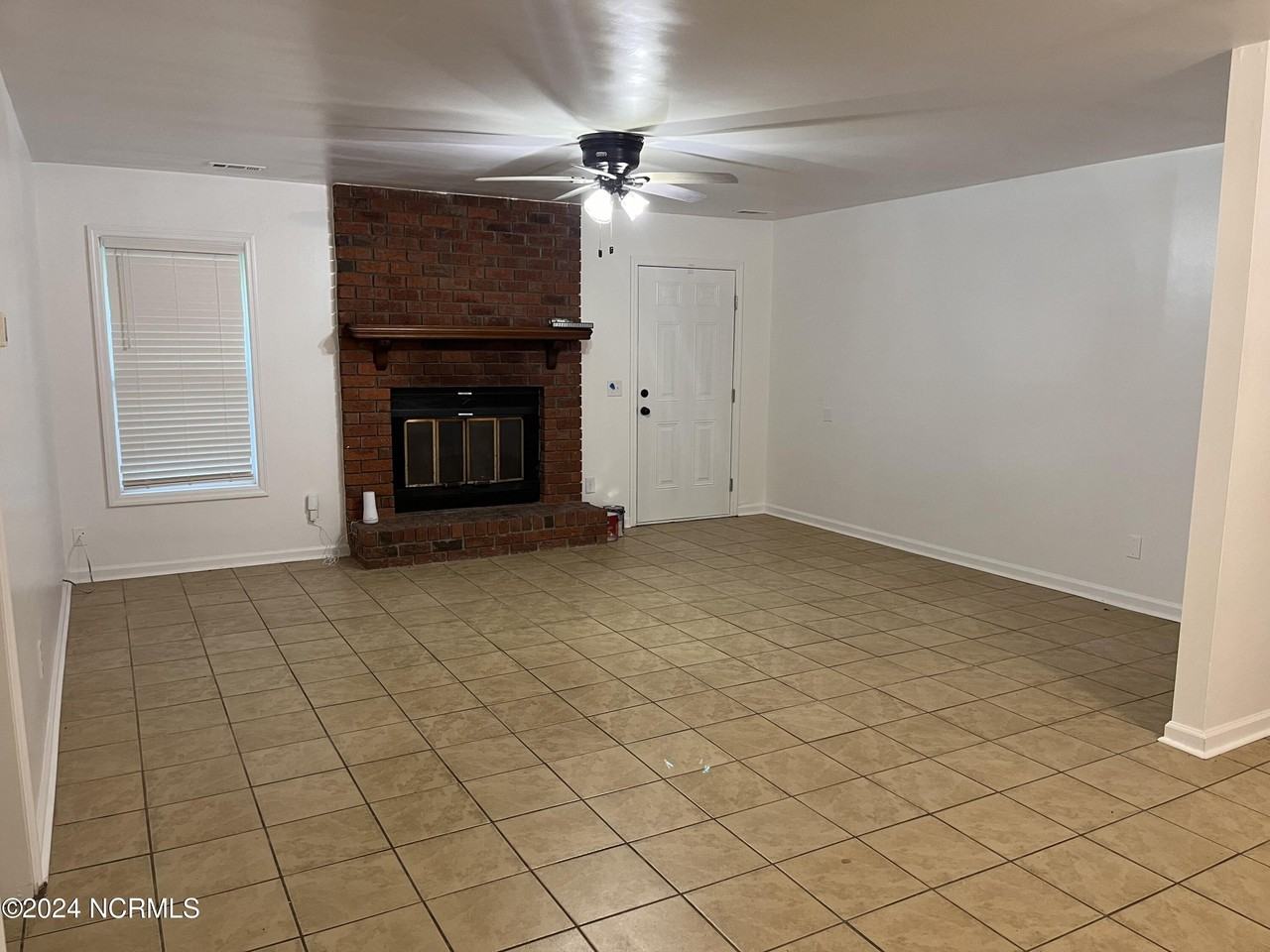 1531 Rosemond Dr - Photo 6 of 13