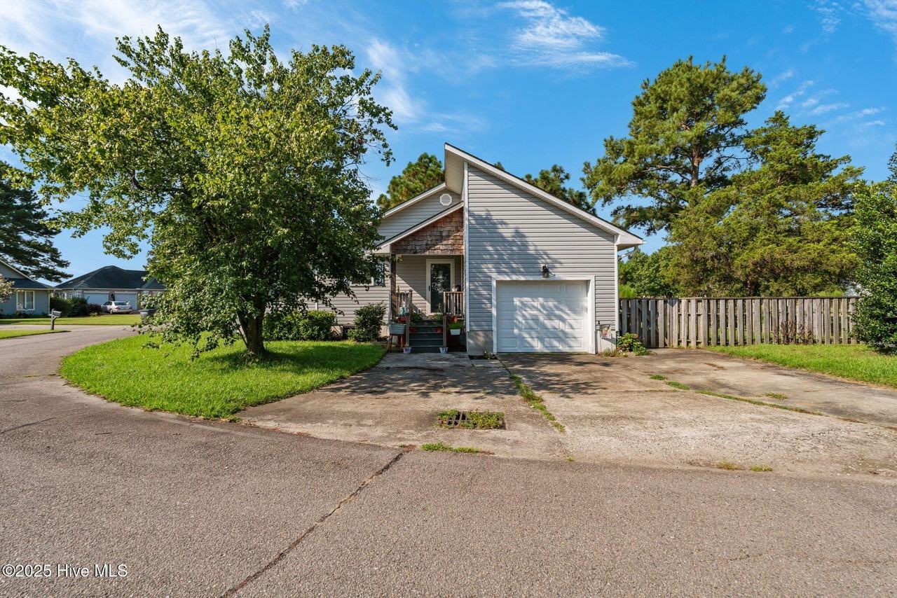 769 Dayflower Ct - Photo 2 of 41