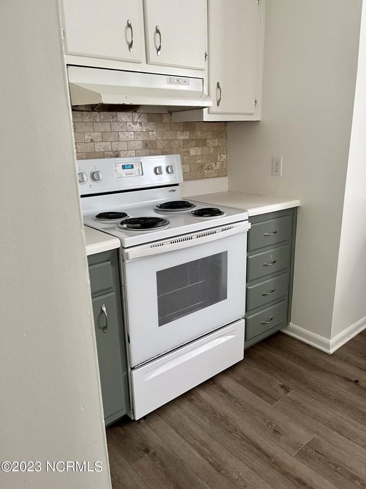 510 Thyme Ct - Photo 3 of 11