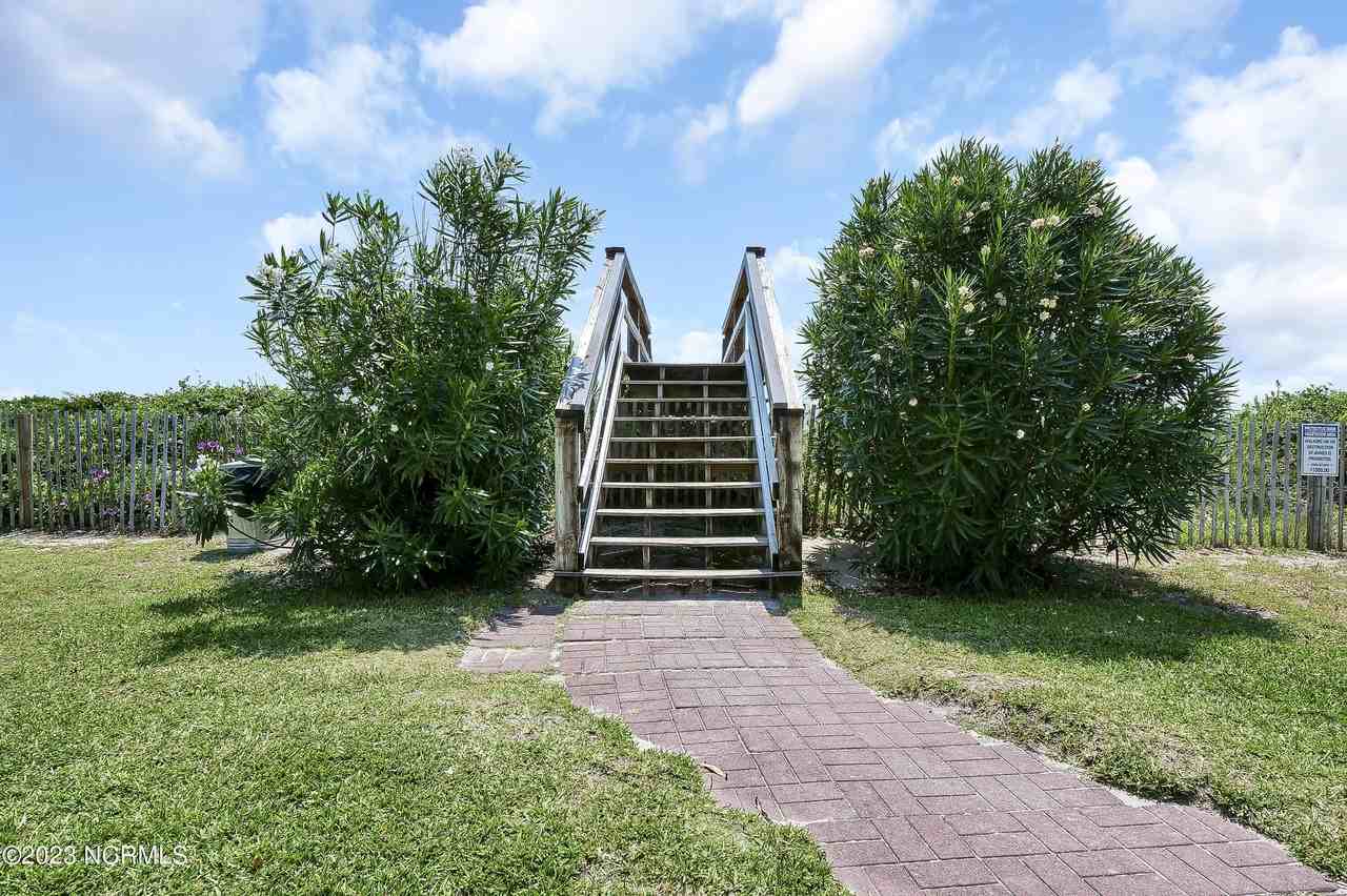 1311 Lake Park Blvd S Apt 10b #10B - Photo 3 of 21