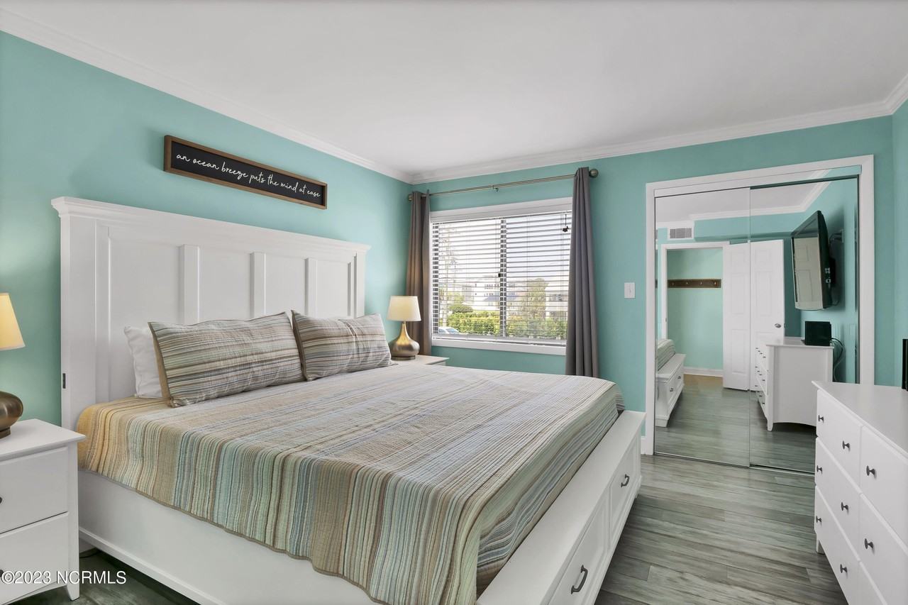 1311 Lake Park Blvd S Apt 10b #10B - Photo 7 of 21