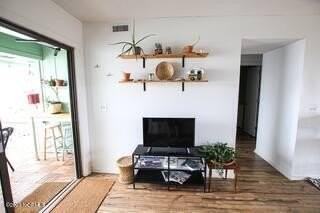 1709 Canal Dr Apt 11b #B11 - Photo 3 of 13