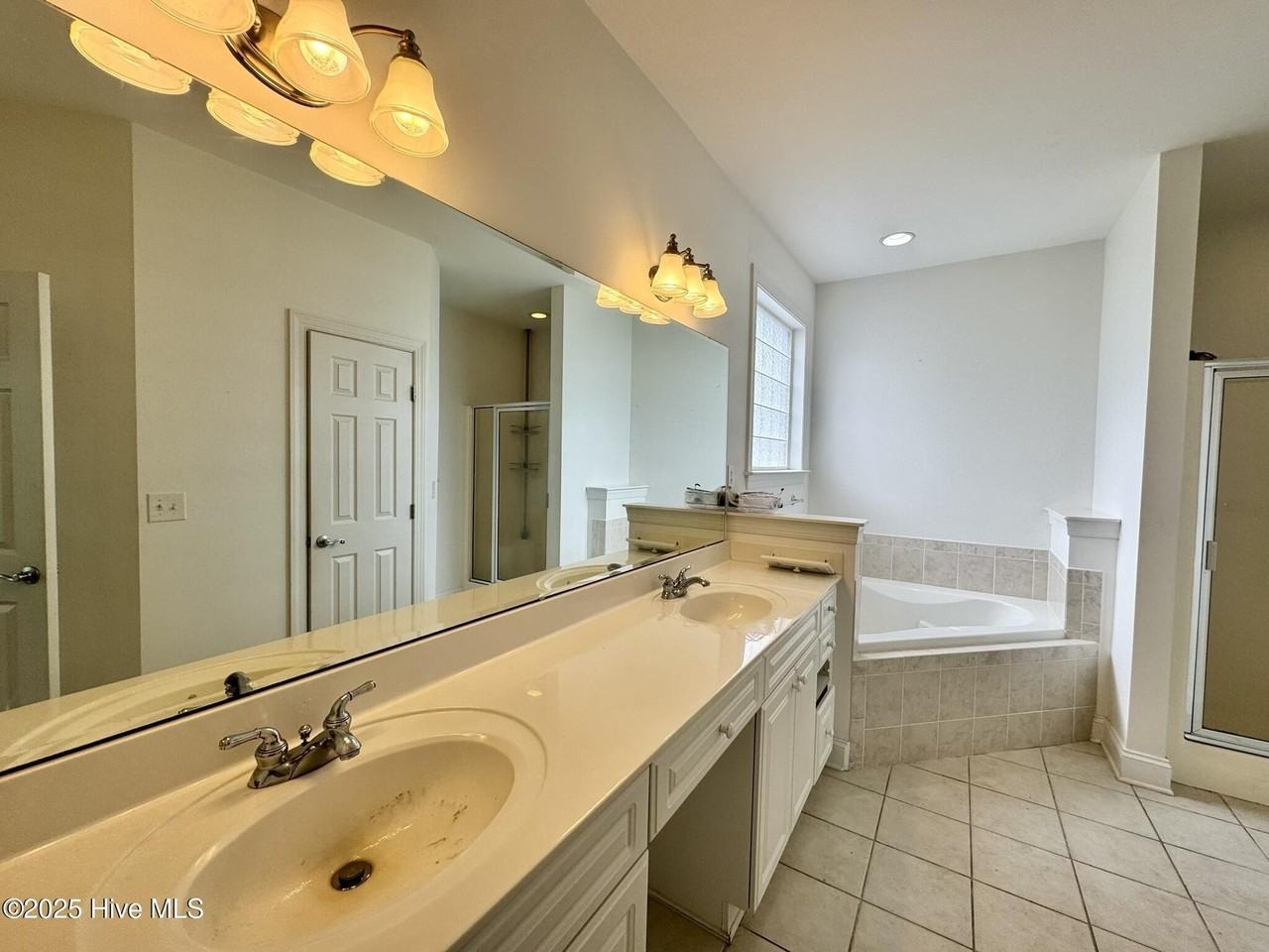 1105 Wyland Ct - Photo 6 of 15