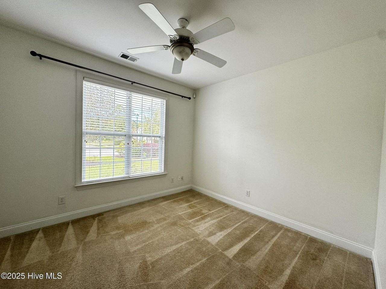 1105 Wyland Ct - Photo 7 of 15