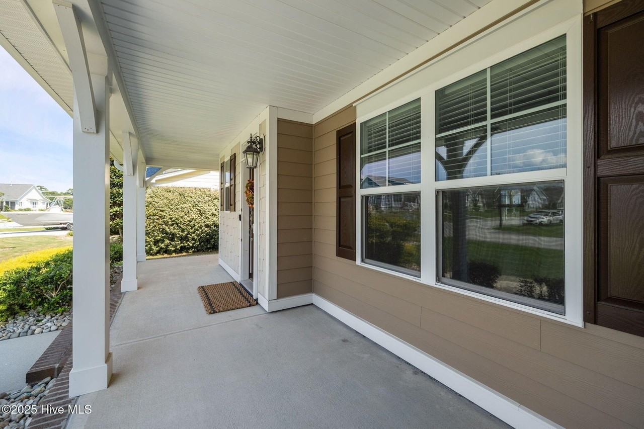 301 Lanyard Dr - Photo 4 of 50