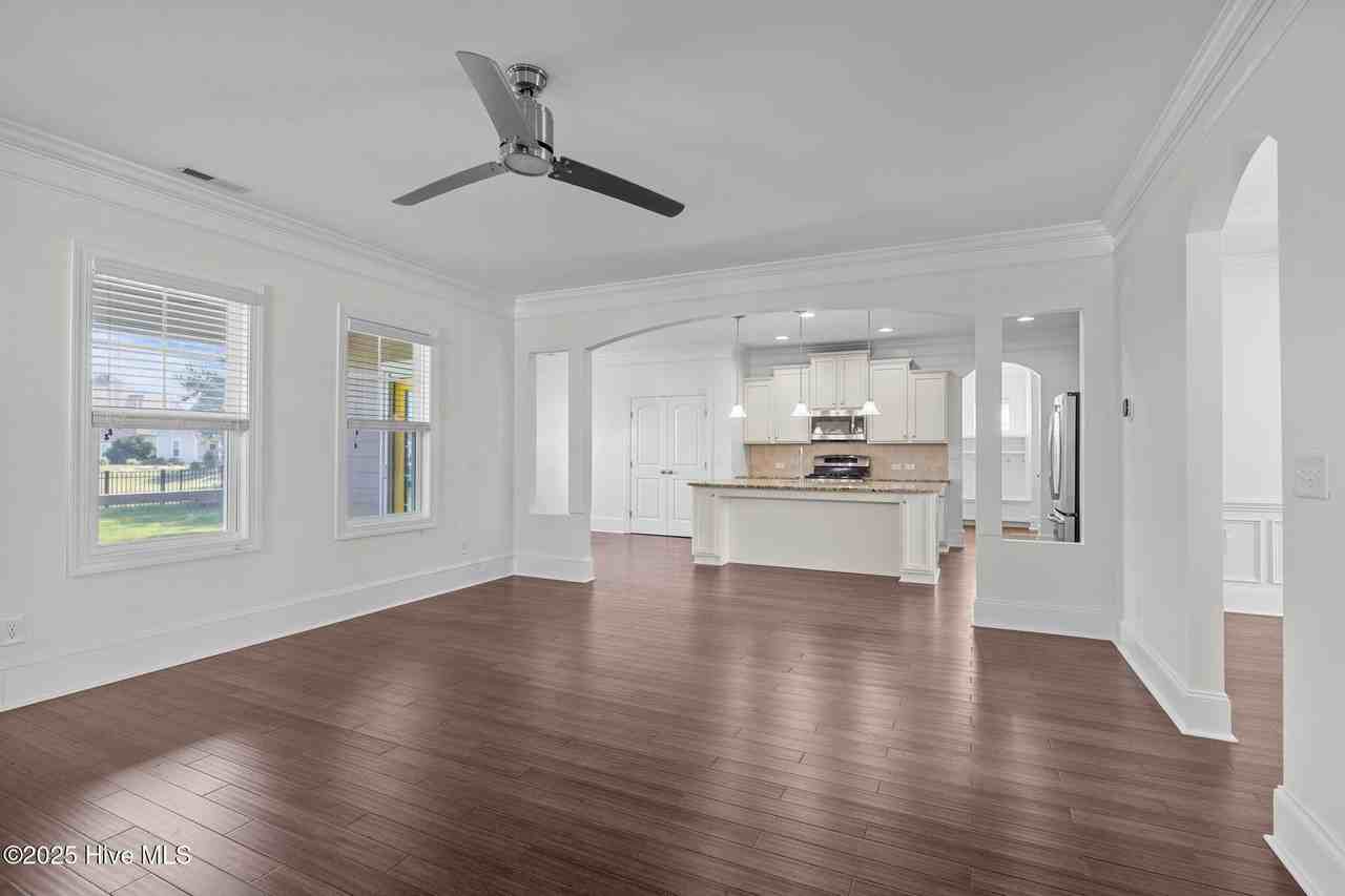 301 Lanyard Dr - Photo 7 of 50