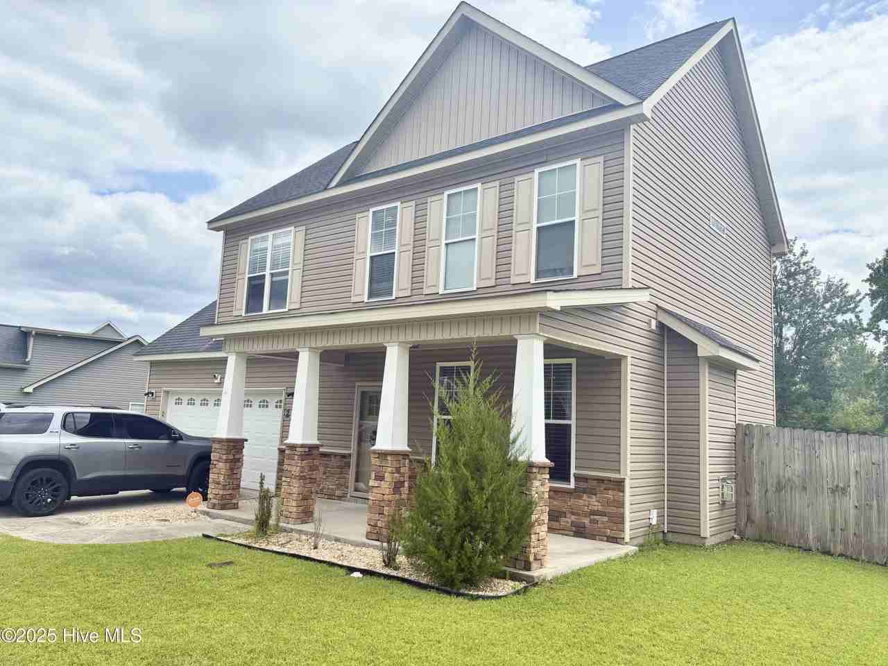 219 Hidden Oaks Dr - Photo 2 of 28