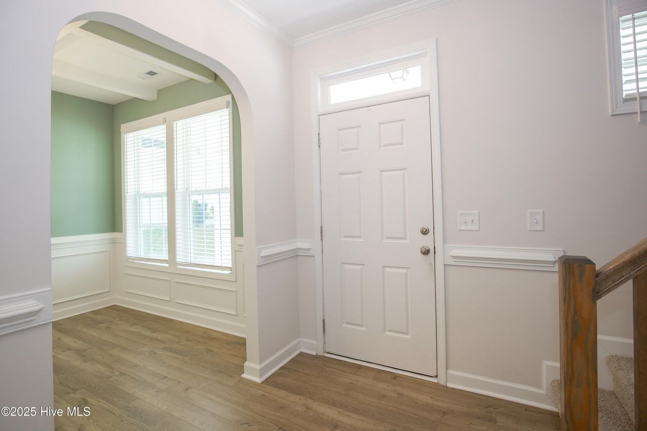 1170 Camellia Dr - Photo 6 of 50