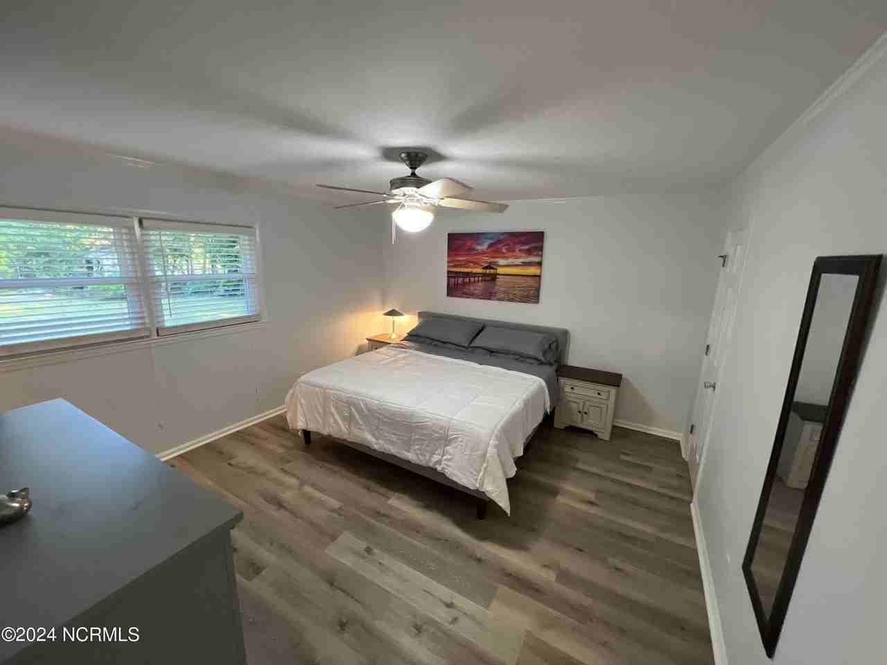 518 Rose Ave - Photo 6 of 12