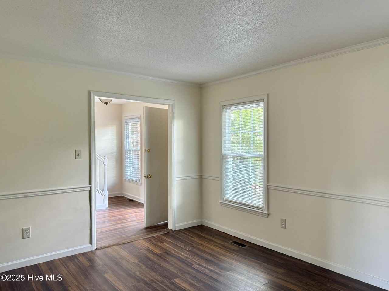 502 Plantation Dr - Photo 4 of 24