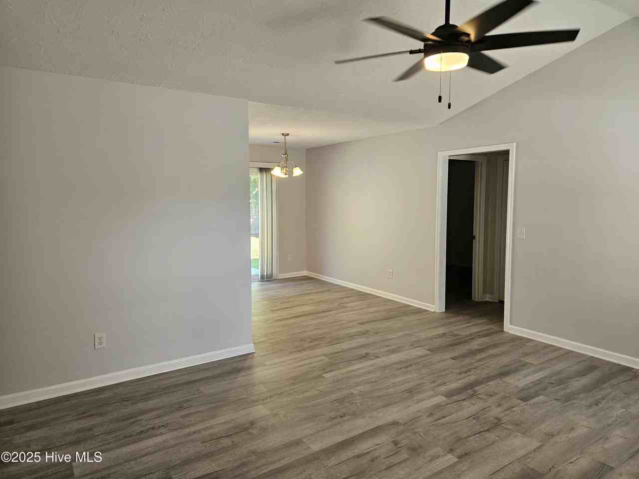 112 Belvedere Dr - Photo 3 of 29