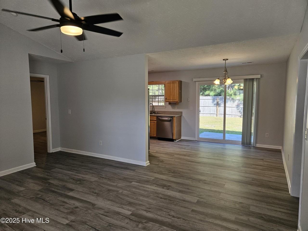 112 Belvedere Dr - Photo 4 of 29