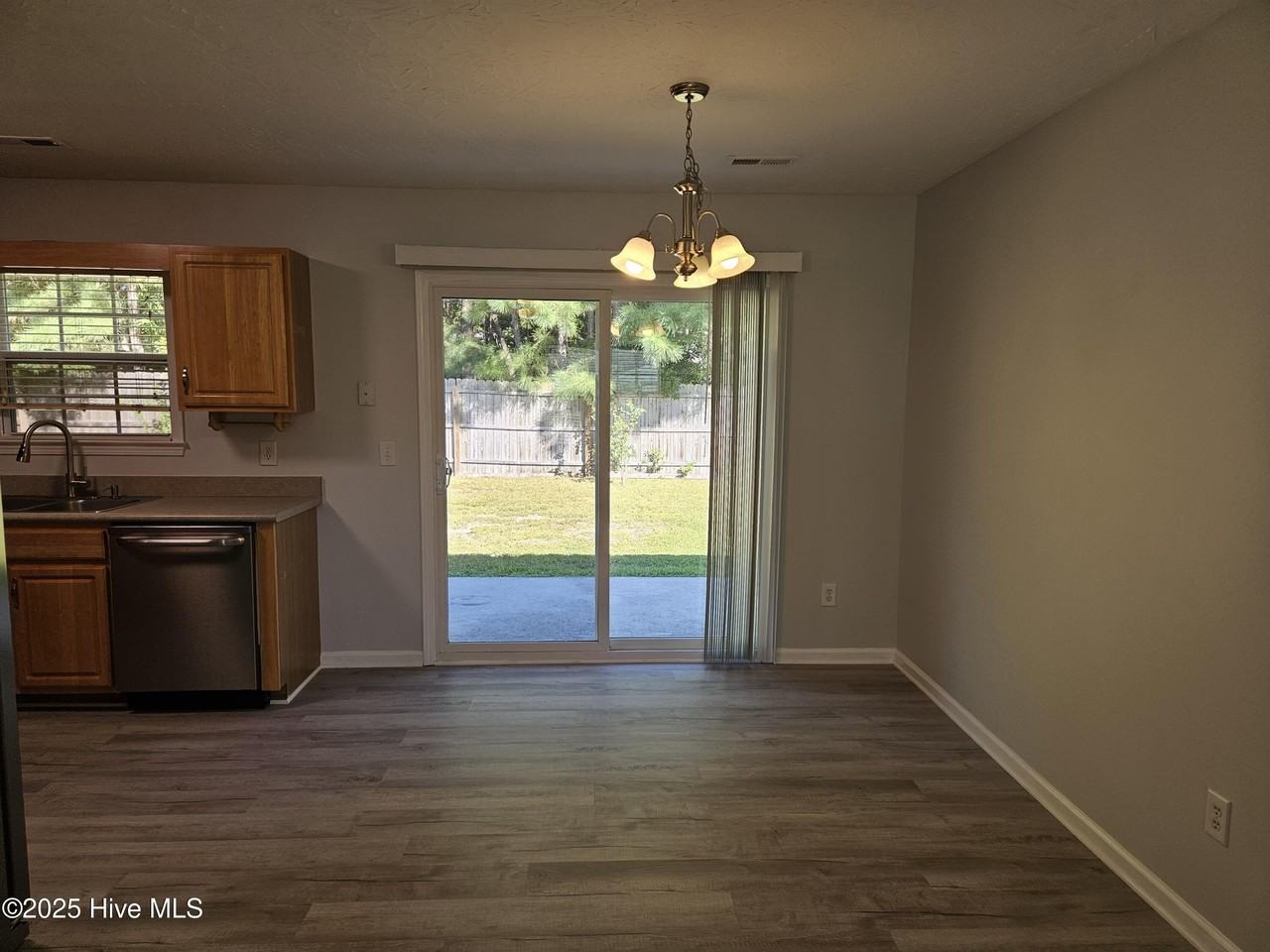 112 Belvedere Dr - Photo 6 of 29