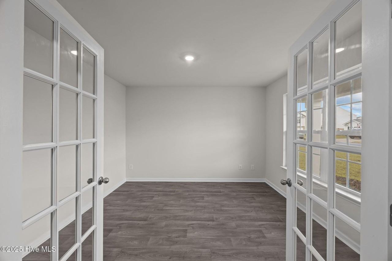 4112 Ocracoke Ct - Photo 4 of 43