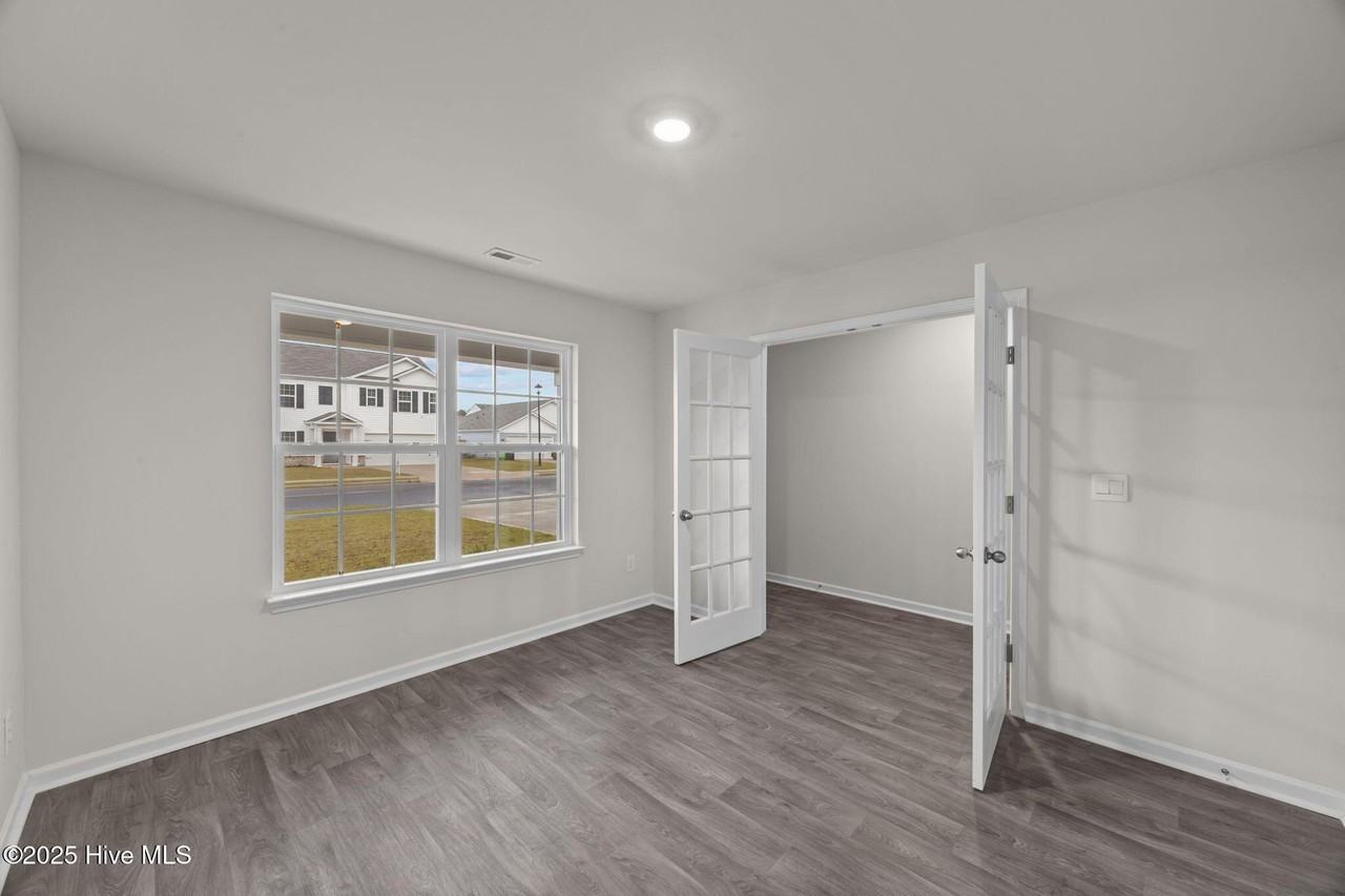 4112 Ocracoke Ct - Photo 5 of 43