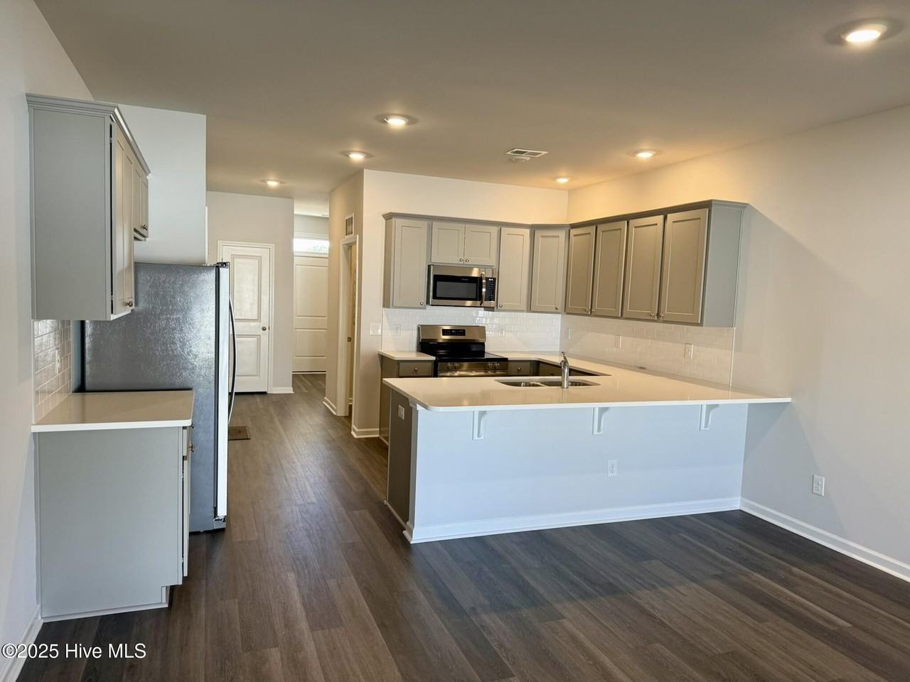 241 Arnette Dr Unit B #B - Photo 4 of 19