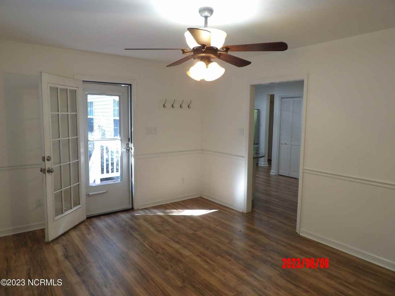 101 Woodcrest Cir - Photo 3 of 21