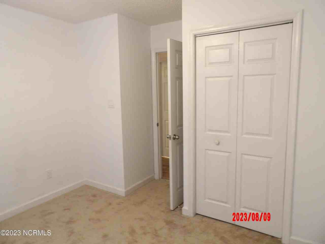 101 Woodcrest Cir - Photo 7 of 21