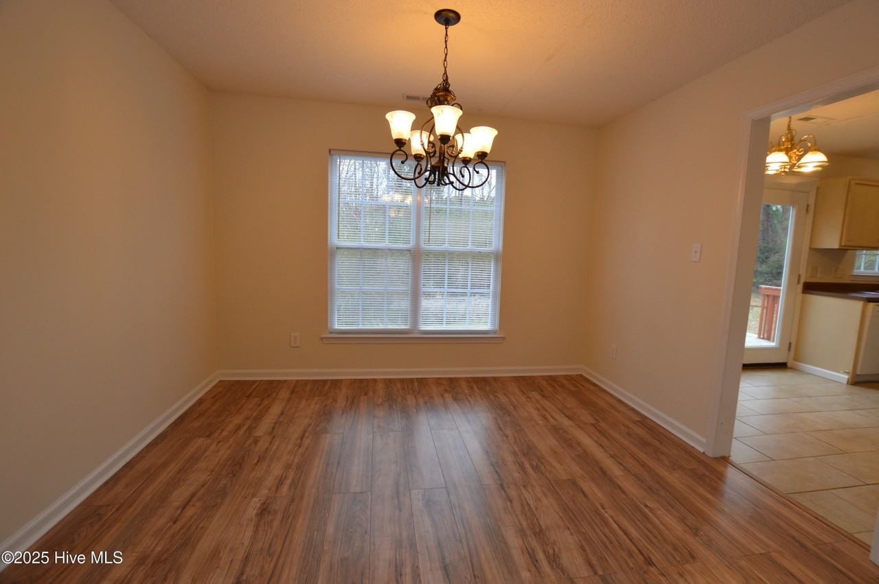 805 Huff Dr - Photo 4 of 24