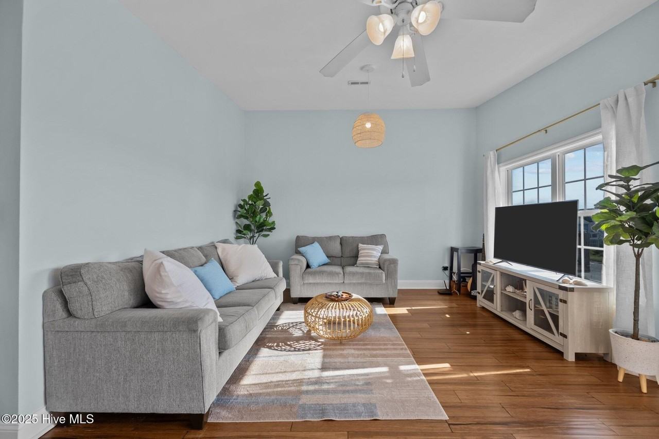 177 Sea Gull Ln - Photo 3 of 24