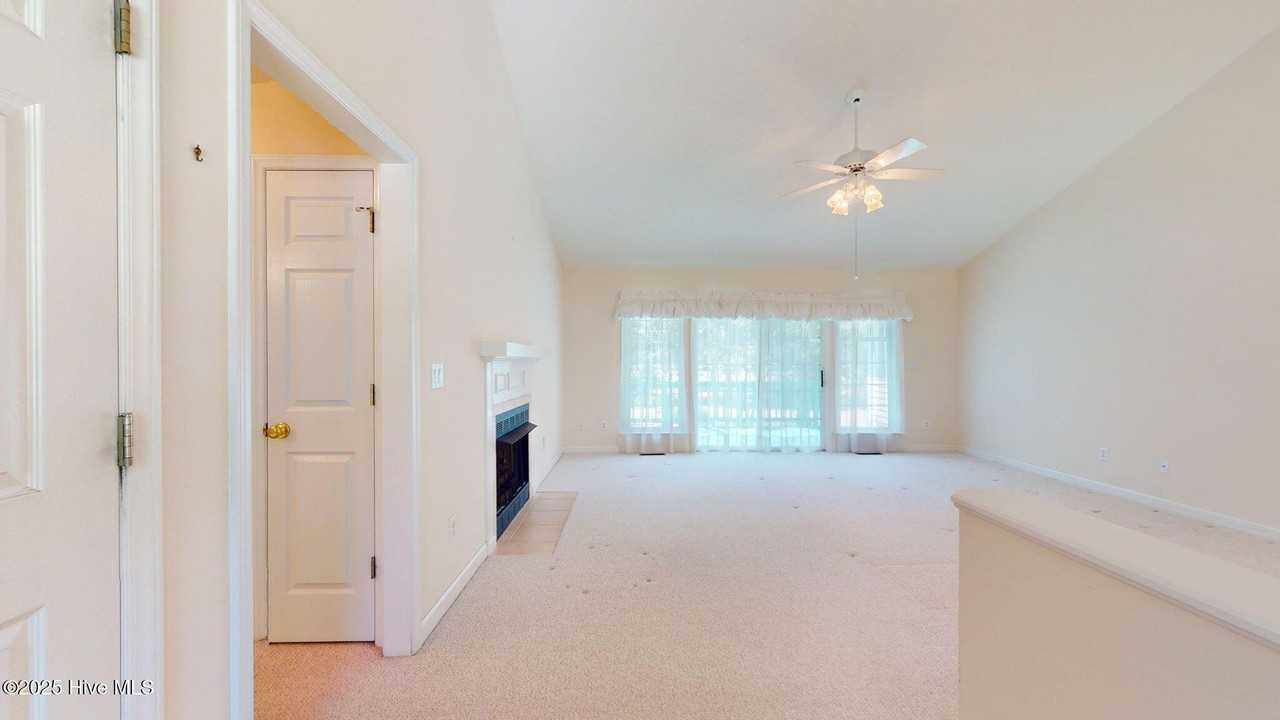 2039 Royal Pines Dr - Photo 3 of 37