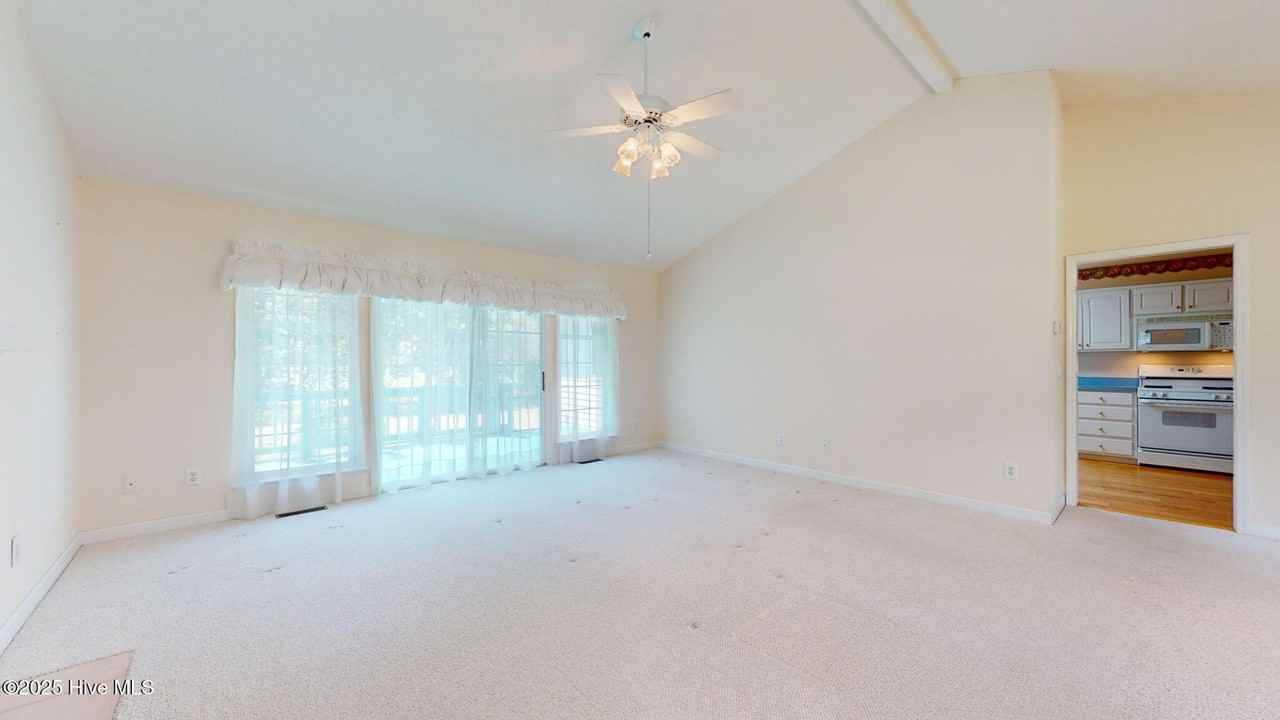 2039 Royal Pines Dr - Photo 5 of 37