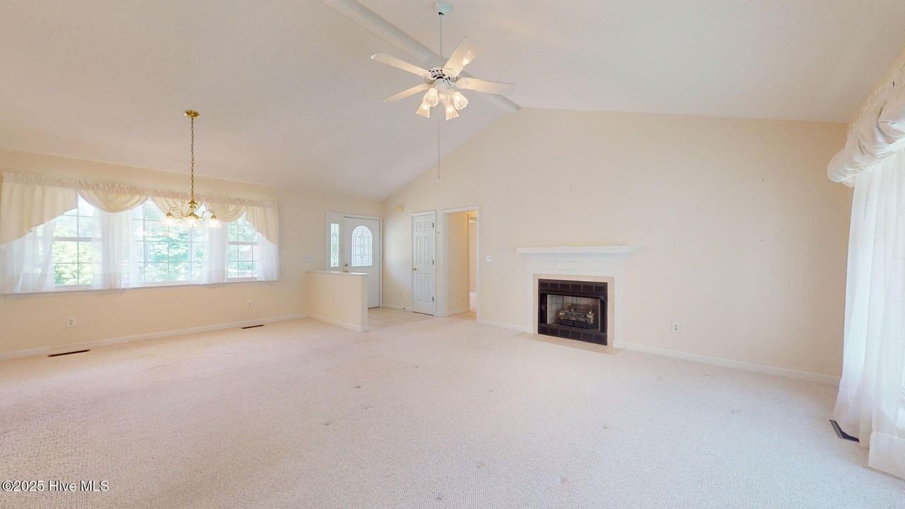 2039 Royal Pines Dr - Photo 7 of 37