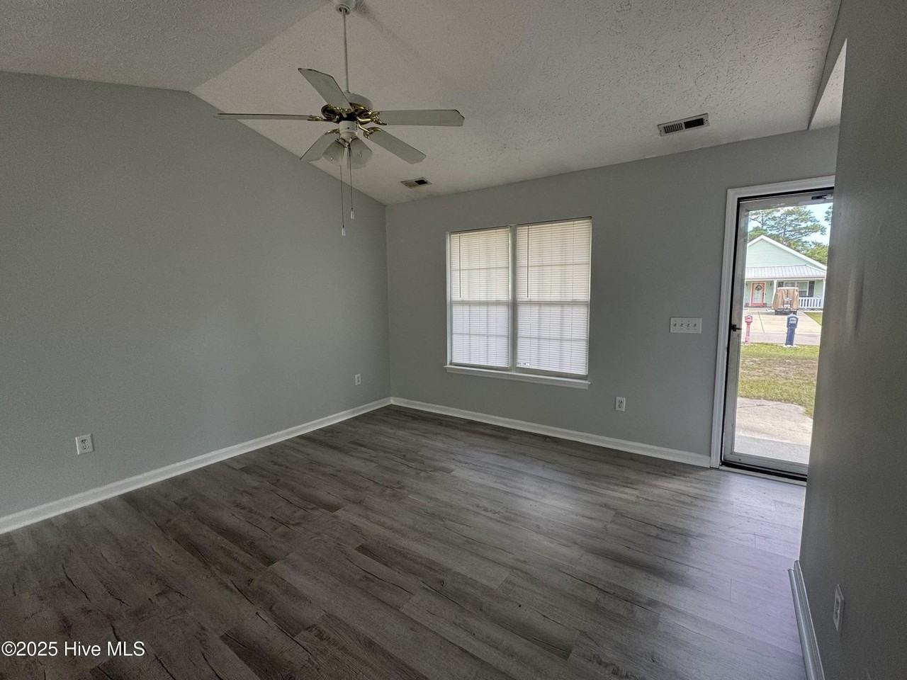 117 Nw 10th St - Photo 4 of 24