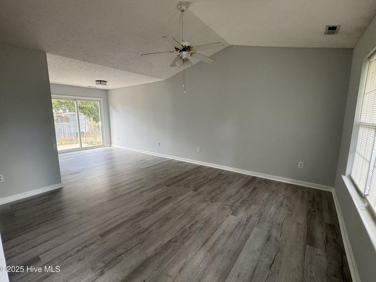 117 Nw 10th St - Photo 5 of 24