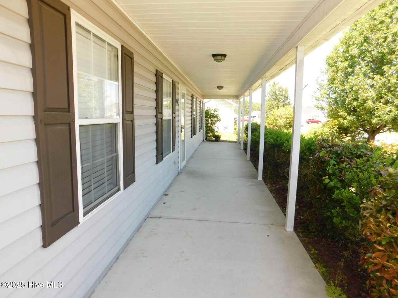 1005 Locust Court - Photo 2 of 29