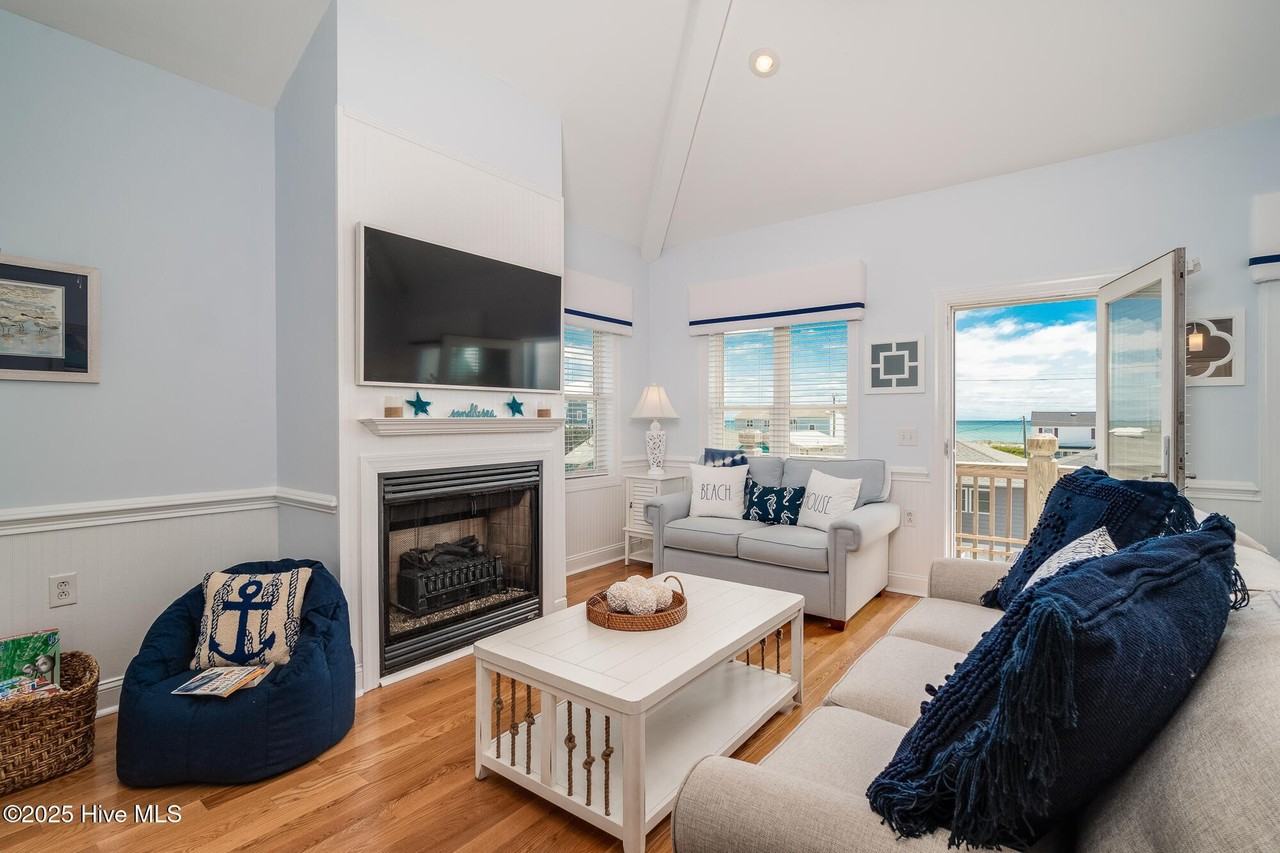 202 Dobbs St Unit C #C - Photo 2 of 50