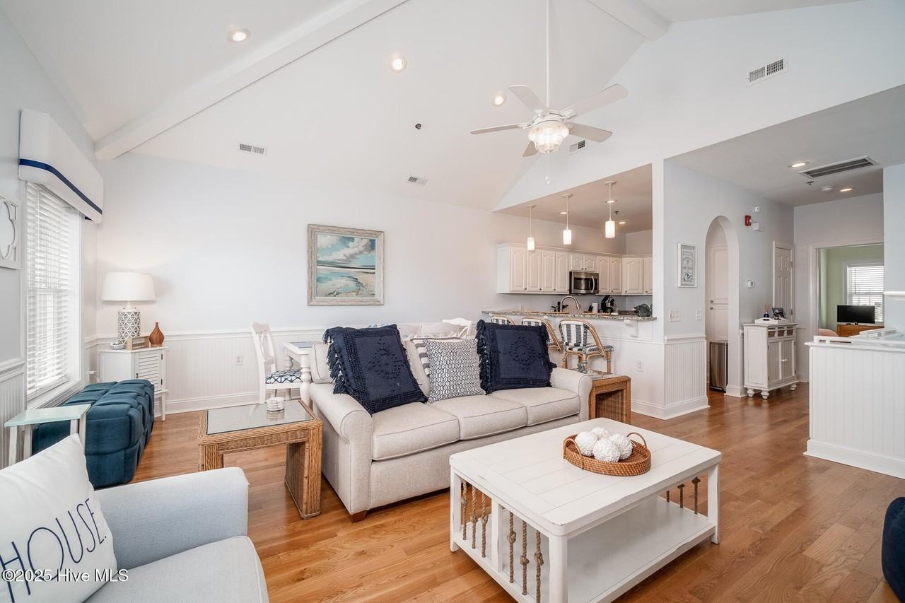 202 Dobbs St Unit C #C - Photo 4 of 50